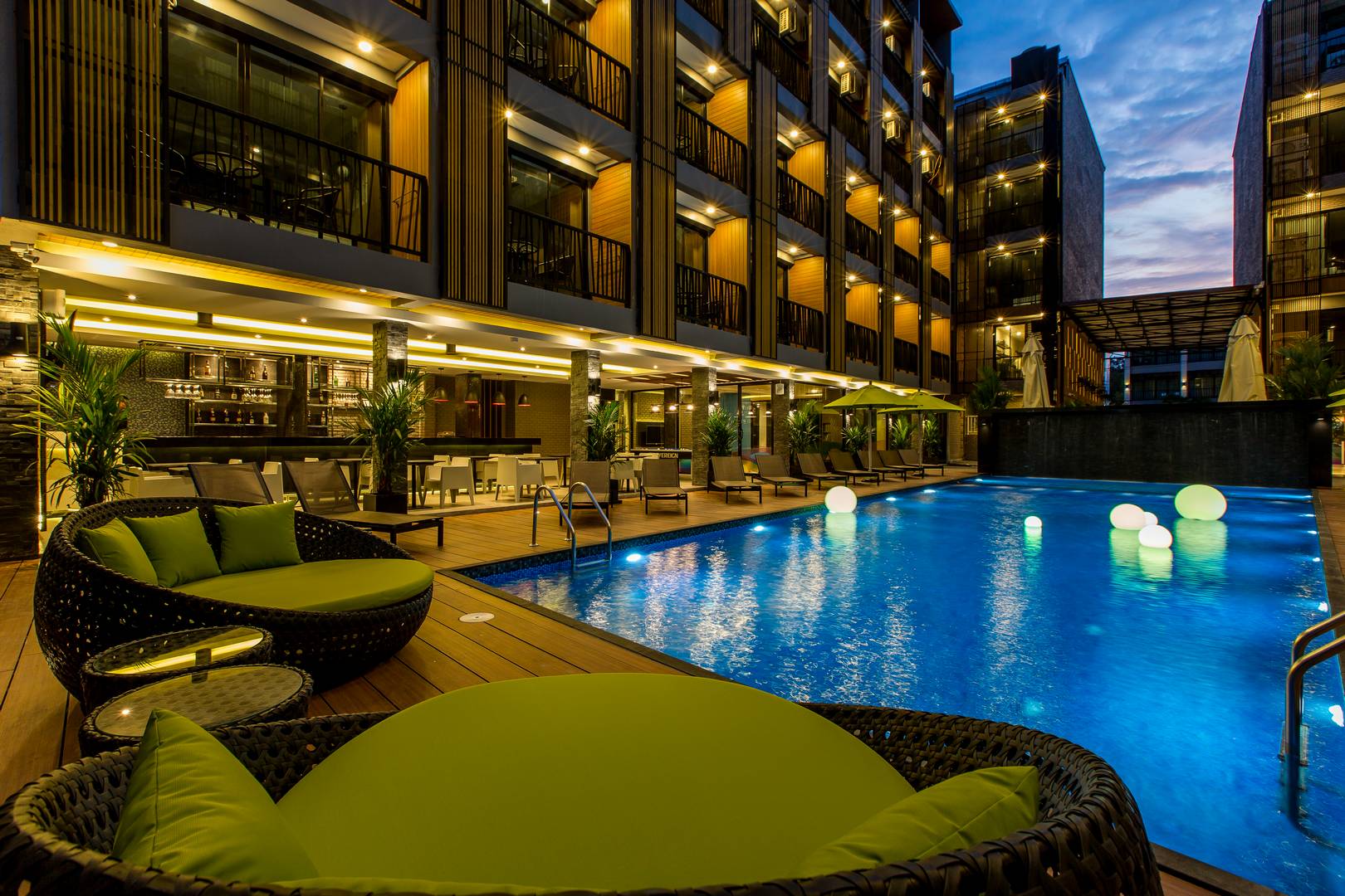 GLOW_Ao_Nang_Pool_Night-2