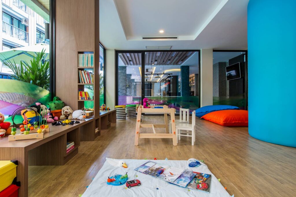 GLOW_Ao_Nang_Kids_Club-2